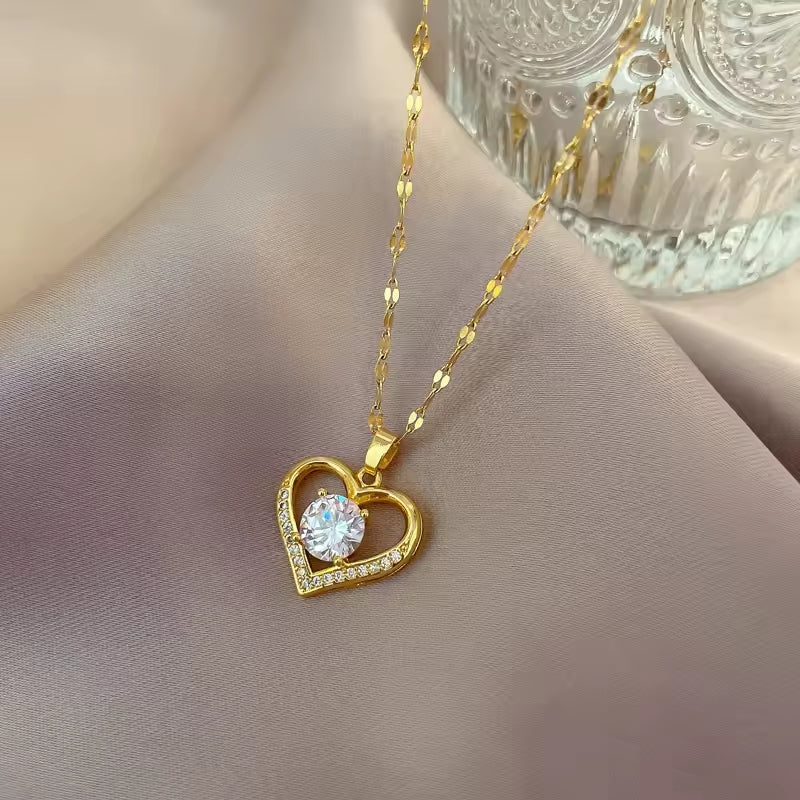 Collar Corazón con Diamante